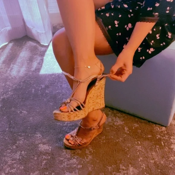 ❤️ Banana Republic wedge sandals! Size 8 US. - Picture 11 of 14